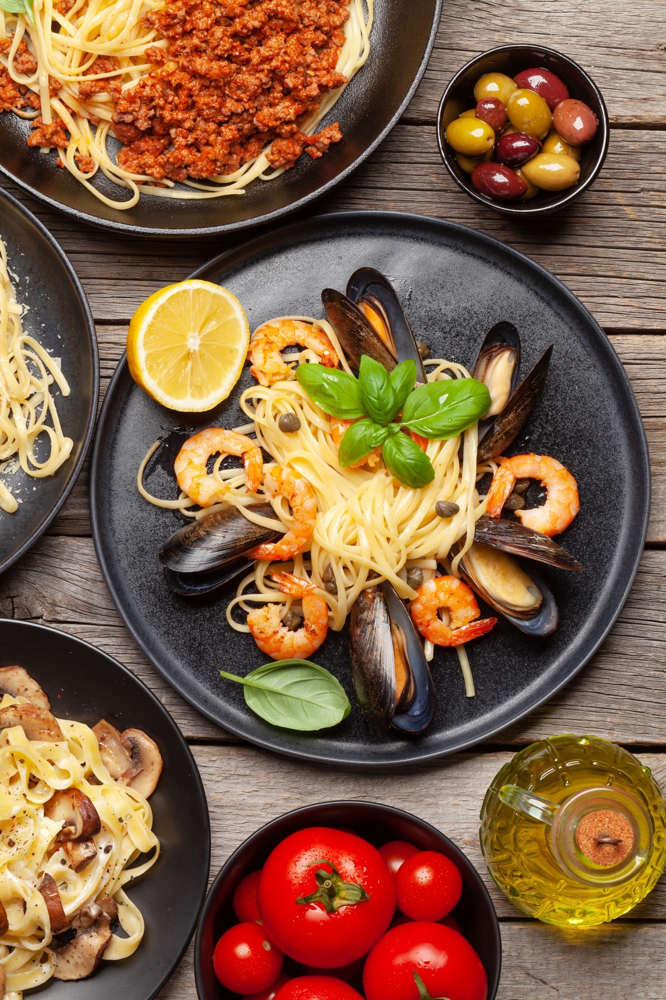 Various Italian pasta